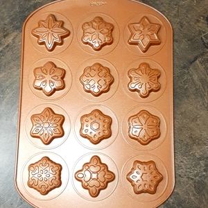 Wilton ornamental cookie sheet